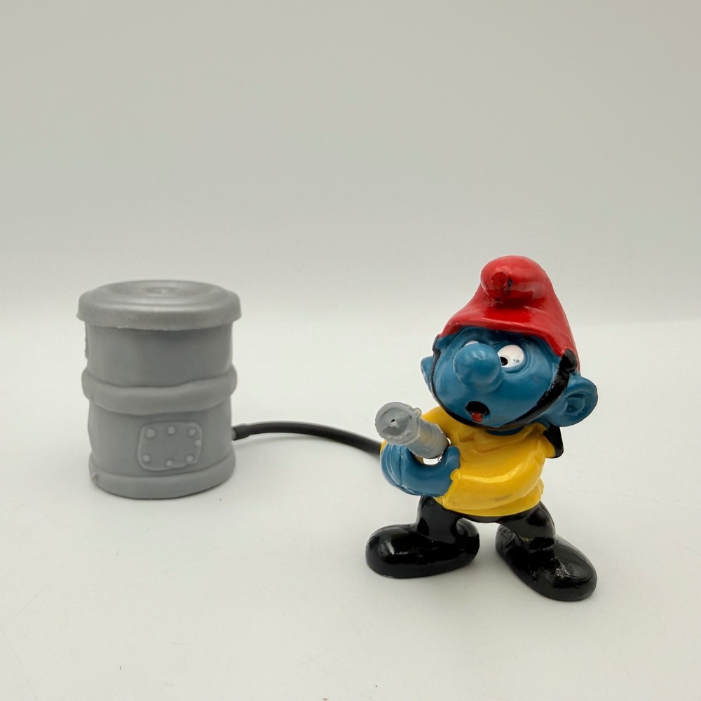 Vintage 1983 Schleich Smurf PVC Figure with Pump Peyo Hong Kong 80s Toy